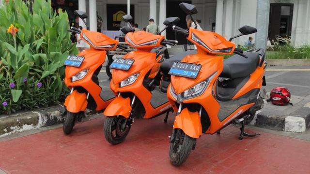 Motor listrik Smoot untuk kurir wanita Pos Indonesia (Arief A/Liputan6.com)