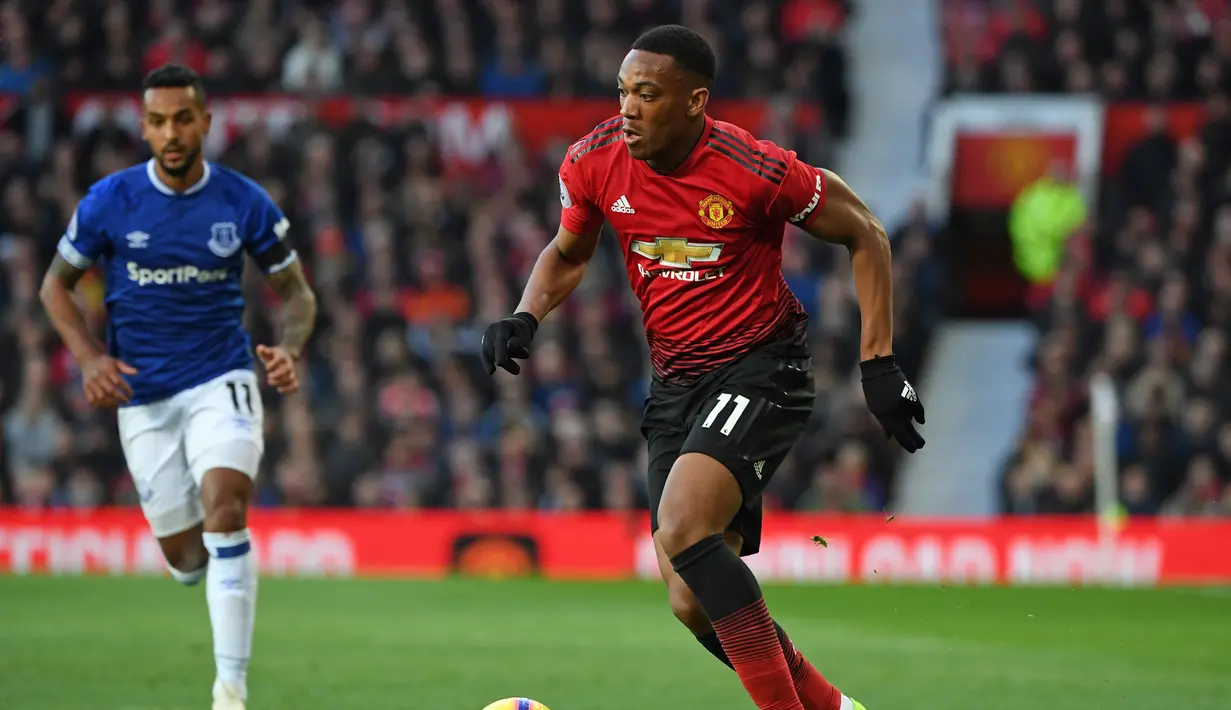 8. Anthony Martial (Man United) - 6 Gol (AFP/Paul Ellis)