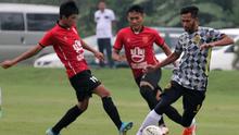 Semen Padang beruji coba jelang Liga 2 2020. (Bola.com/Arya Sikumbang)