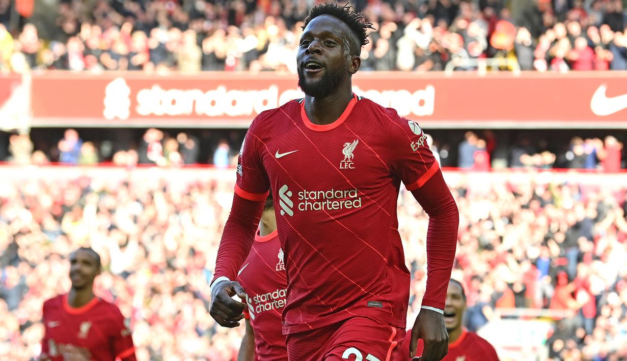 Divock Origi. Striker Belgia berusia 27 tahun ini baru saja didatangkan AC Milan dari Liverpool di bursa transfer musim panas 2022/2023. Ia didatangkan dengan status bebas transfer usai 7 musim membela The Reds dan total tampil dalam 175 laga di semua ajang dengan torehan 41 gol dan 18 assist. (AFP/Paul Ellis)