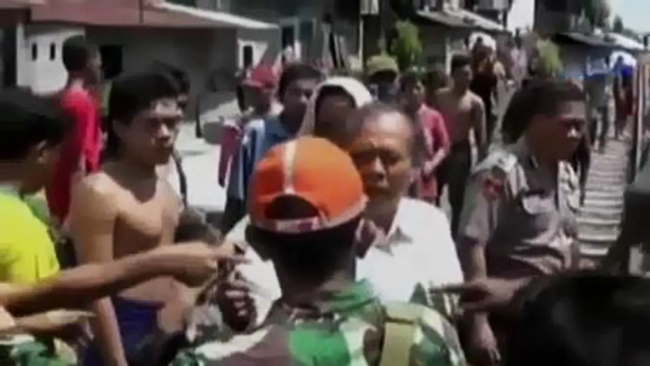 Sengketa Lahan Ricuh hingga Ritual Warga Diinjak Sapi di India
