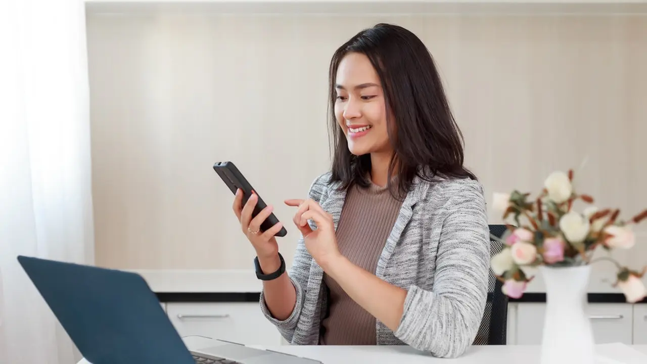 Survei Masyarakat Indonesia Semakin ke Arah Digital untuk Mengelola Keuangan