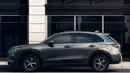 Siluet samping Honda HR-V USDM ini sangat mirip dengan pendahulunya. Desain kaca belakang melandai menjadi ciri khas dari HR-V ini. Perbedaannya terletak pada bagian pilar C yang lebih besar dengan tambahan kaca kecil. Handle pintu yang tadinya berposisi di pilar bermigrasi ke posisi normal. (Source: netcarshow.com)