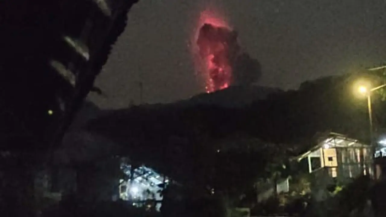 Erupsi Marapi Rabu (27/3/2024) pukul 00.13 WIB. (Liputan6.com/ ist)
