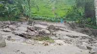 Banjir bandang terjadi di kawasan Gunung Mas, Desa Tugu Selatan, Kecamatan Cisarua, Kabupaten Bogor. (Liputan6.com/Achmad Sudarno)