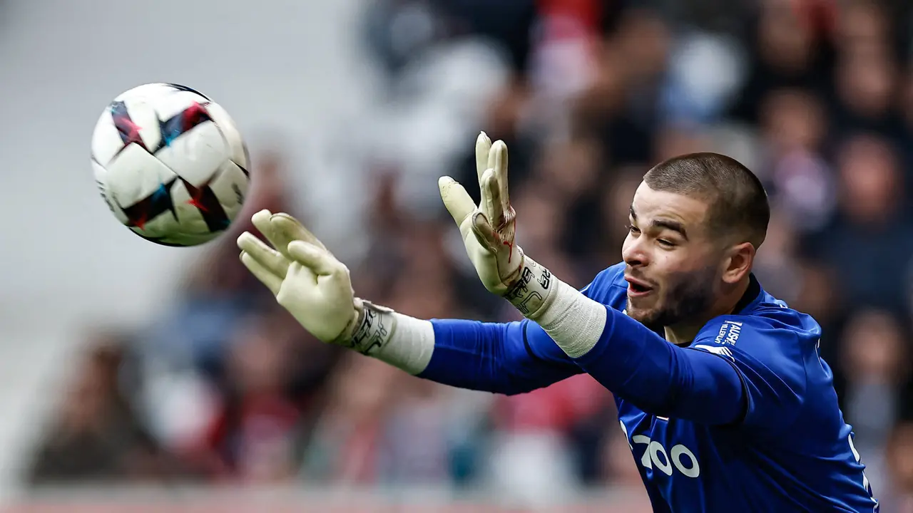 Foto: 4 Kiper Muda yang Mampu Mengangkat Timnya Bersaing di Papan Atas Liga Top Eropa Musim 2023/2024