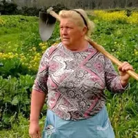 Coba deh lihat baik-baik, perempuan ini memang punya wajah yang mirip banget sama Donald Trump. (Sumber Foto: Kapanlagi.com)