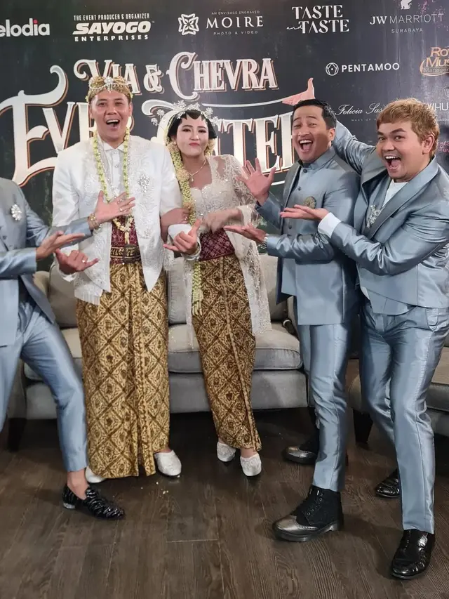 6 Potret Artis di Pernikahan Via Vallen, Gayanya Curi Perhatian