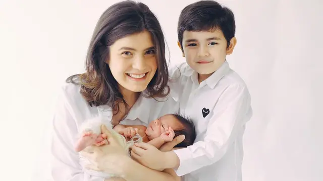 [Bintang] Carissa Putri dan Anak