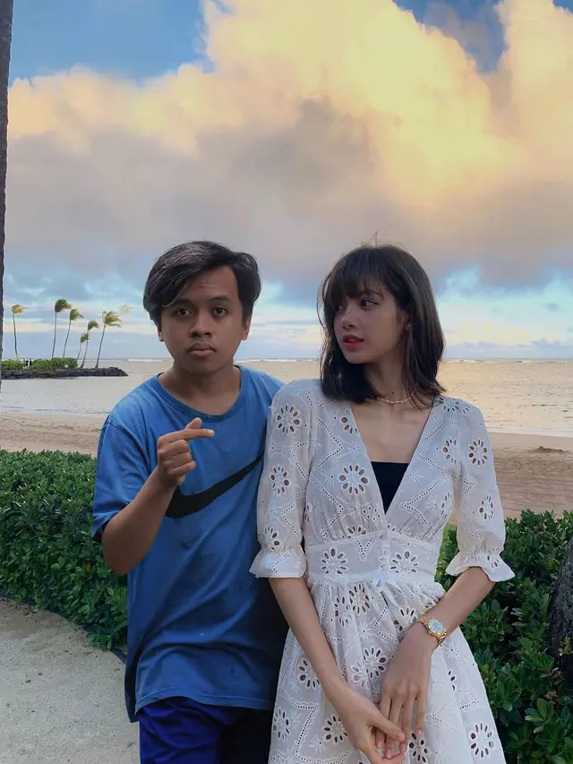 6 Editan Foto Pria Bareng Lisa Blackpink di Tempat Romantis Ini Kocak