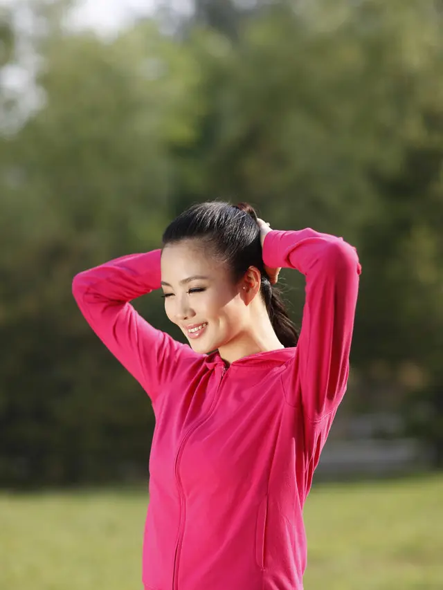 Rekomendasi Outfit Yoga di Shopee, dari Sports Bra sampai Kaus Kaki untuk Wujudkan Life Goals Tahun 2025
