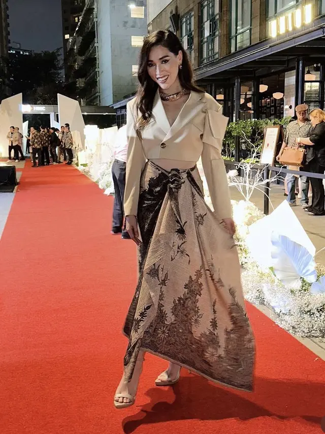 Puteri Indonesia 2022, Laksmi DeNeefe