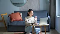 6 Cara Mudah agar Tidak Banyak Duduk saat WFH, Bantu Tubuh Tetap Aktif dan Produktif