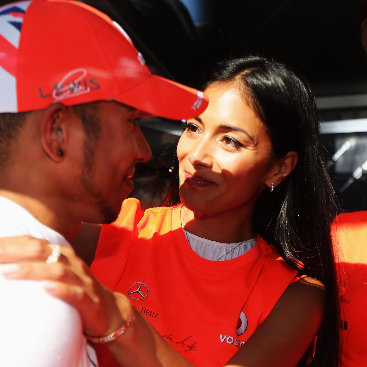 Nicole Scherzinger Panik Video Mesranya Dengan Lewis Hamilton Menyebar Ke Publik Ragam Bola Com