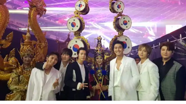 Tiara dan Super Junior