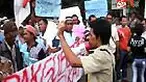 Sekitar 500 petani di Jambi lahannya terancam disita karena sertifikat tanah mereka dijadikan jaminan proyek oleh Dinas Perkebunan Provinsi Jambi. 