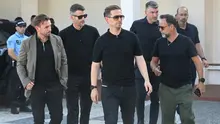 Perwakilan dari Liverpool termasuk Direktur Teknik, Julian Ward (Kiri), Direktur Olahraga, Richard Hughes (3R), dan Michael Edwards (Tengah) tiba di kapel pemakaman untuk acara berkabung bagi penyerang Liverpool asal Portugal, Diogo Jota, dan saudaranya Andre Silva di Gondomar, di pinggiran Porto, pada 4 Juli 2025. Penyerang Liverpool, Diogo Jota, dan saudaranya Andre Silva meninggal dalam kecelakaan mobil di barat laut Spanyol pada pagi hari tanggal 3 Juli, yang memicu duka cita luas tak lama setelah bintang Portugal itu menikah. (MIGUEL RIOPA/AFP)
