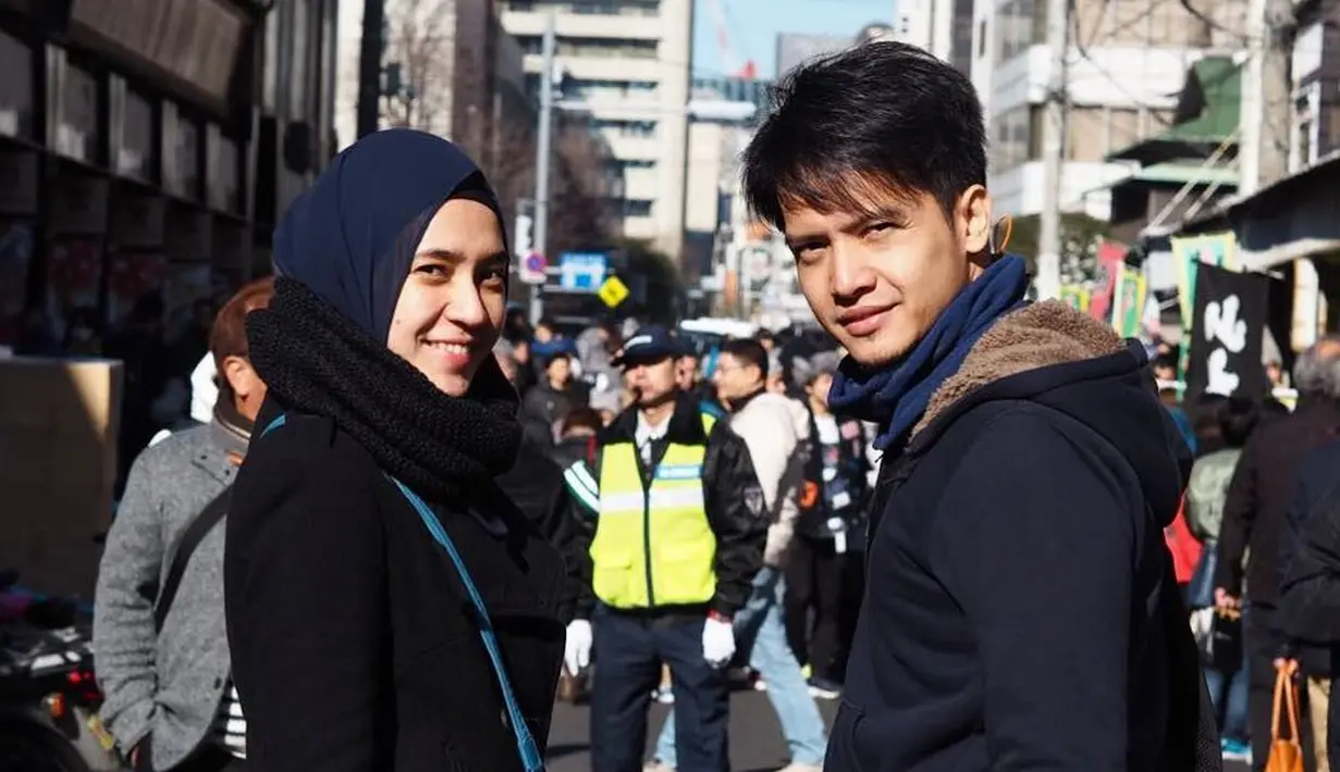 Selain mesra dan harmonis, Dhini Aminarti dan Dimas Seto juga saling mendukung satu sama lain. (Foto: instagram.com/dimasseto_1)