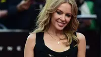 Kylie Minogue, didiagnosis tahun 2005 di usia 36. Penyanyi Australia ini hampir kehilangan kesempatannya sampai ia memutuskan untuk tes kedua kalinya. Dokter baru menemukan benjolan di payudara kirinya. (AFP/Bintang.com)