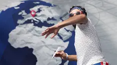 Seorang peserta menerbangkan pesawat kertas pada ajang kompetisi Red Bull Paper Wings World Final 2019 di Salzburg, Austria pada 17 Mei 2019. Lebih dari 170 peserta dari seluruh dunia berpartisipasi dalam tiga kategori yaitu jarak terpanjang, waktu terpanjang, dan aerobatik. (ALEX HALADA / AFP)