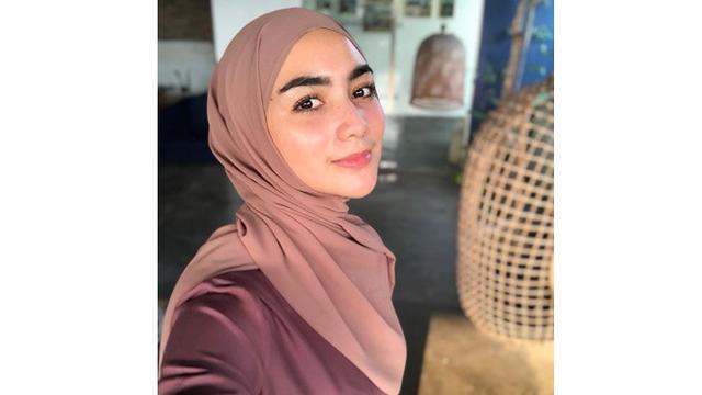 Mantap Berhijab, Ini 7 Potret Penampilan Terbaru Citra Kirana