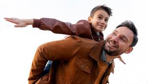 Ilustrasi ayah dan anak laki-laki. (Photo Copyright by Freepik)