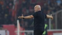 Pelatih kepala PSM Makassar, Bernardo Tavares pada laga pekan pertama BRI Liga 1 2023/2024 antara Persija Jakarta menghadapi PSM Makassar di Stadion Utama Gelora Bung Karno (SUGBK), Senayan, Jakarta, Senin (3/7/2023). (Bola.com/M Iqbal Ichsan)