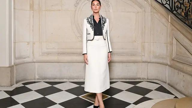 6 Tampilan Seleb Hadiri Dior Haute Couture Autumn/Winter 2022-2023 Fashion Show, Naomi Watts hingga Maye Musk