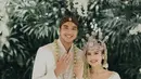Salshabilla Adriani sendiri memilih kebaya adat Sunda lansiran @svarna_byikatindonesia milik @didiet_maulana saat melangsungkan akad nikah dengan Ibrahim Risyad. [@morden.co].