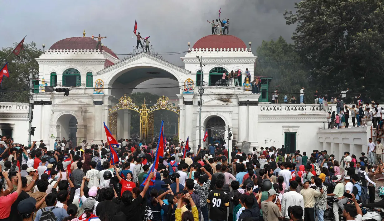 Protes dipicu oleh isu maraknya korupsi, pengangguran, serta larangan pemerintah terhadap platform media sosial, termasuk Facebook dan X. (Prabin RANABHAT/AFP)