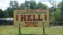 Berlokasi di 15 km sebelah barat laut Ann Arbor, Amerika Serikat dengan jumlah penduduk beberapa ratus. Memiliki nama kota "Hell" atau bisa disebut Neraka. (en.wikipedia.org)