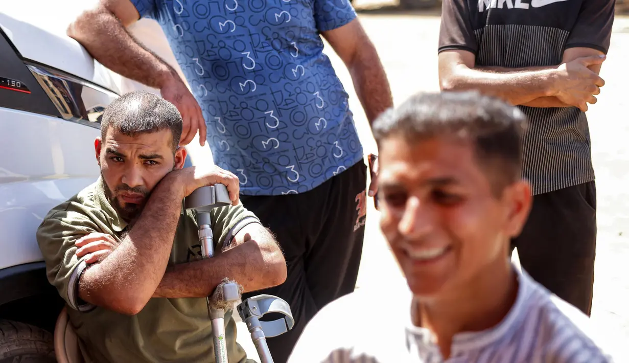 Di sisi lain, Direktur Informasi Militer Yordania, Mustafa Al-Hayari mengatakan rumah sakit lapangan Yordania di selatan Gaza telah menangani lebih dari 175.000 kasus sejak memulai tugasnya pada 20 November 2023. (Bashar TALEB/AFP)