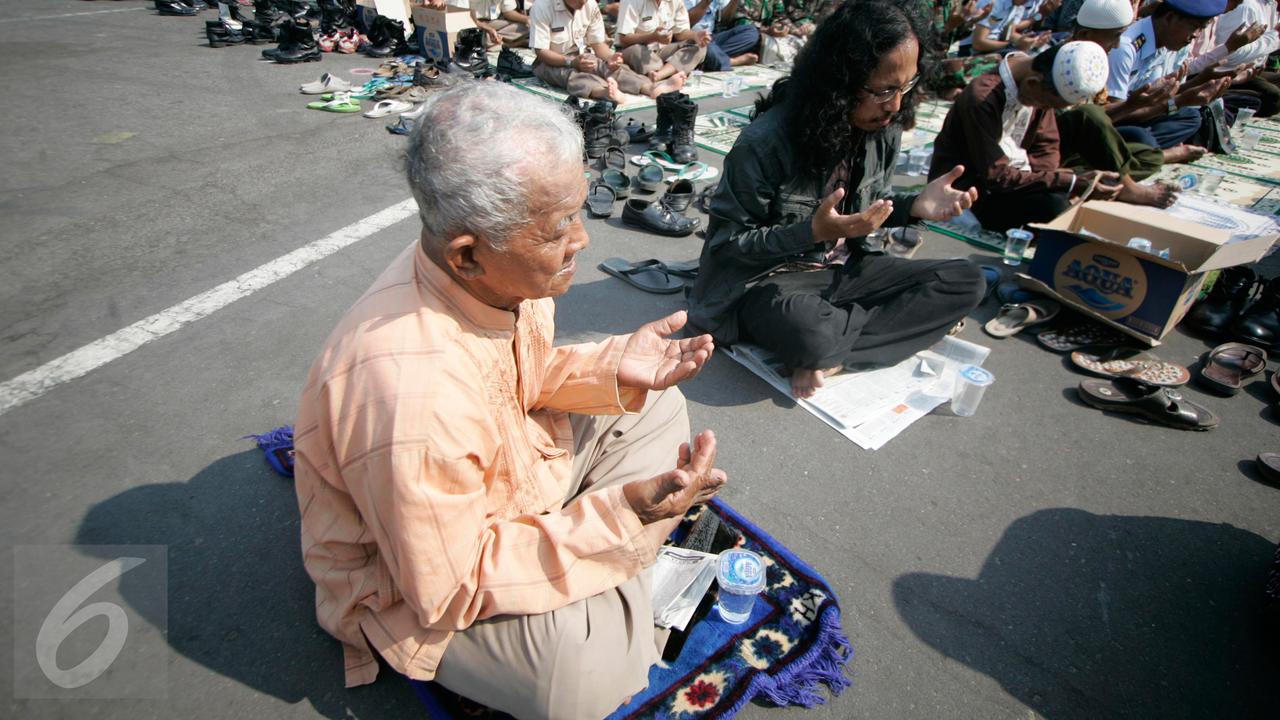 20151030-Kemarau Berkepanjangan,Warga Yogyakarta Gelar Sholat Minta Hujan