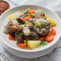 ilustrasi sop buntut sapi/Aris Setya/Shutterstock