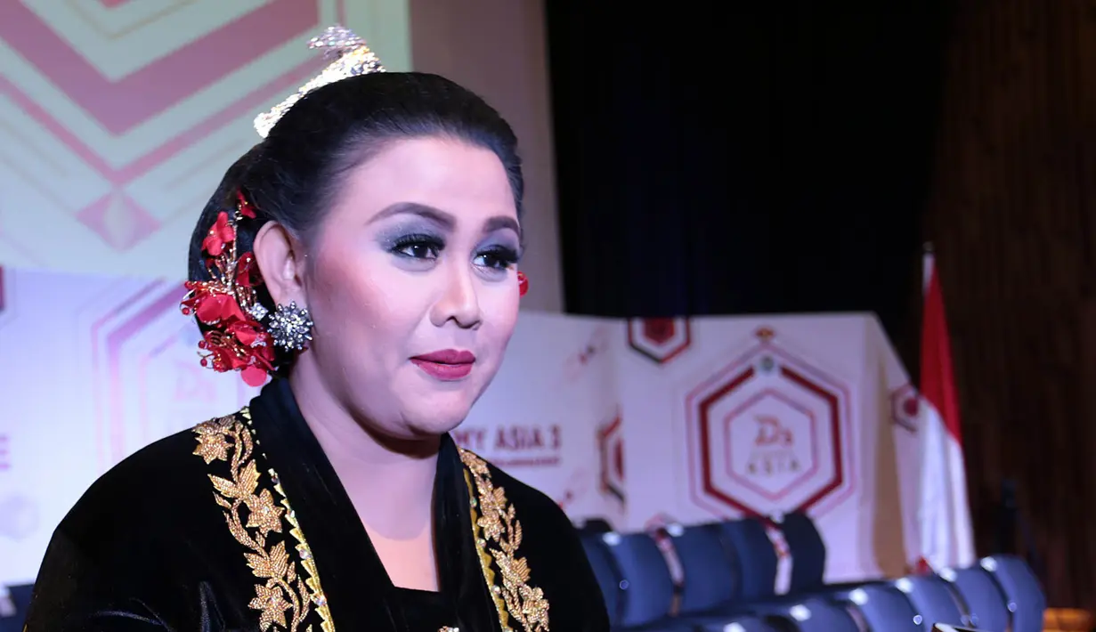 Meski kini Tia AFI sedang menekuni musik dangdut, bukan berarti ia meninggalkan genre pop dan rock yang membuat namanya melambung. Tia tak menutup kemungkinan untuk membuat single lagu dangdut. (Deki Prayoga/Bintang.com)
