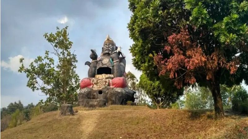 Serunya Liburan di Kaki Gunung Lawu