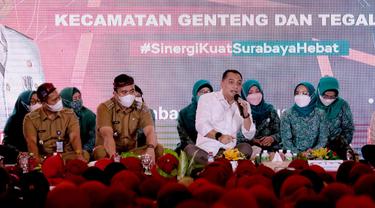 Eri Cahyadi saat acara Ngobras dengan 1.551 Kader Surabaya Hebat (KSH). (Dian Kurniawan/Liputan6.com).