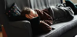 Ilustrasi orang malas yang tidak berolahraga. (Foto: Unsplash/Adrian Swancar)