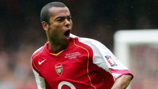 Ashley Cole (c) AFP