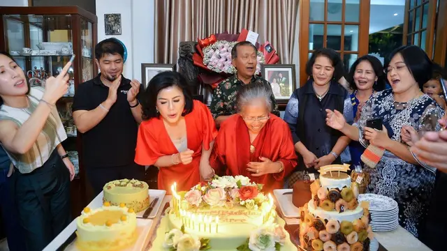 7 Momen Ulang Tahun Desire Tarigan Ibunda Bams Samsons yang Ke 57
