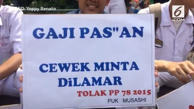 VIDEO: Tolak UMP 2018, Buruh Demo di Depan Istana dan Balai Kota