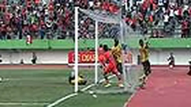 Persija dan Semen Padang Berbagi Satu