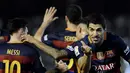 Ekspresi striker Barcelona, Luis Suarez, setelah mencetak gol ke gawang Real Betis dalam laga La Liga Spanyol di Stadion Benito Villamarin, Sevilla, Minggu (1/5/2016) dini hari WIB. (AFP/Cristina Quicler)