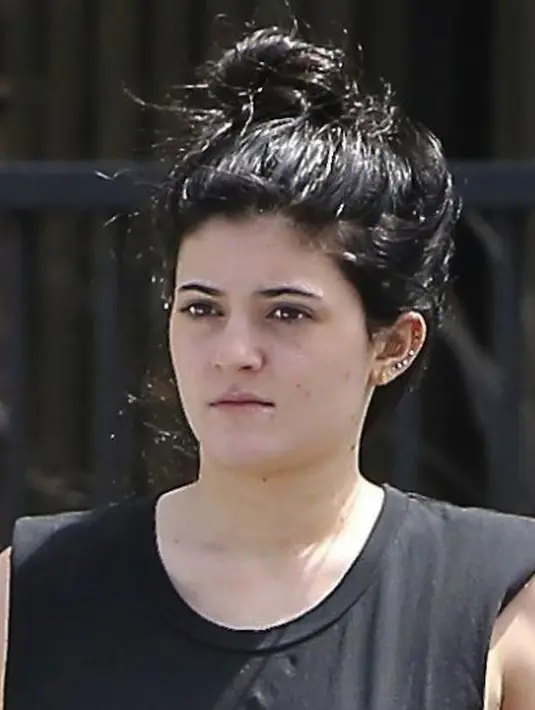 Ups! Ini Kylie Jenner dulu tanpa makeup! (thetalko)