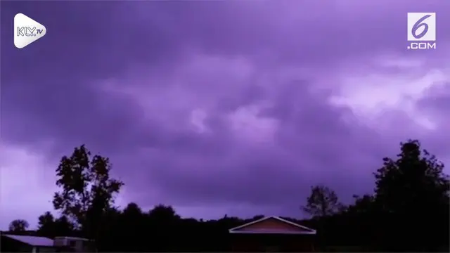 VIDEO: Fenomena Langka, Langit Berwarna Ungu Muncul Usai Badai
