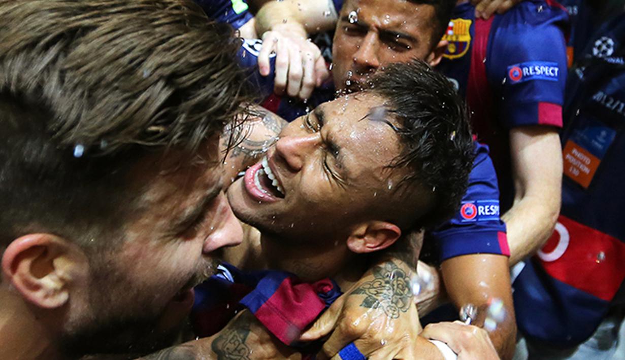 Ekspresi Neymar saat merayakan gol ketiga Barcelona yang dicetak olehnya. (EPA/Kay Nietfeld)