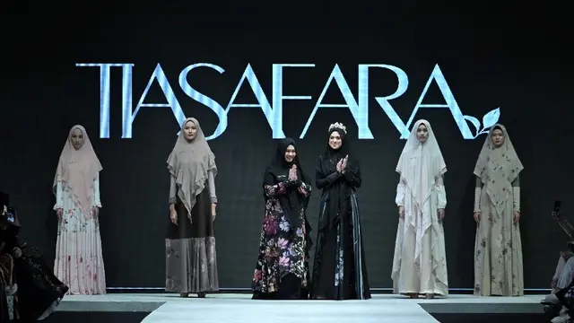 Busana Syari Tiasafara yang Elegan di IFW 2022