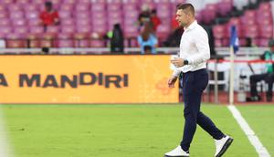 Aksi pelatih Timnas Bulgaria, Aleksandar Dimitrov saat menghadapi Timnas Kepulauan Solomon dalam laga FIFA Series 2026 di Stadion Utama Gelora Bung Karno, Jakarta pada Jumat (27/3/2026). (Bola.com/M. Iqbal Ichsan)