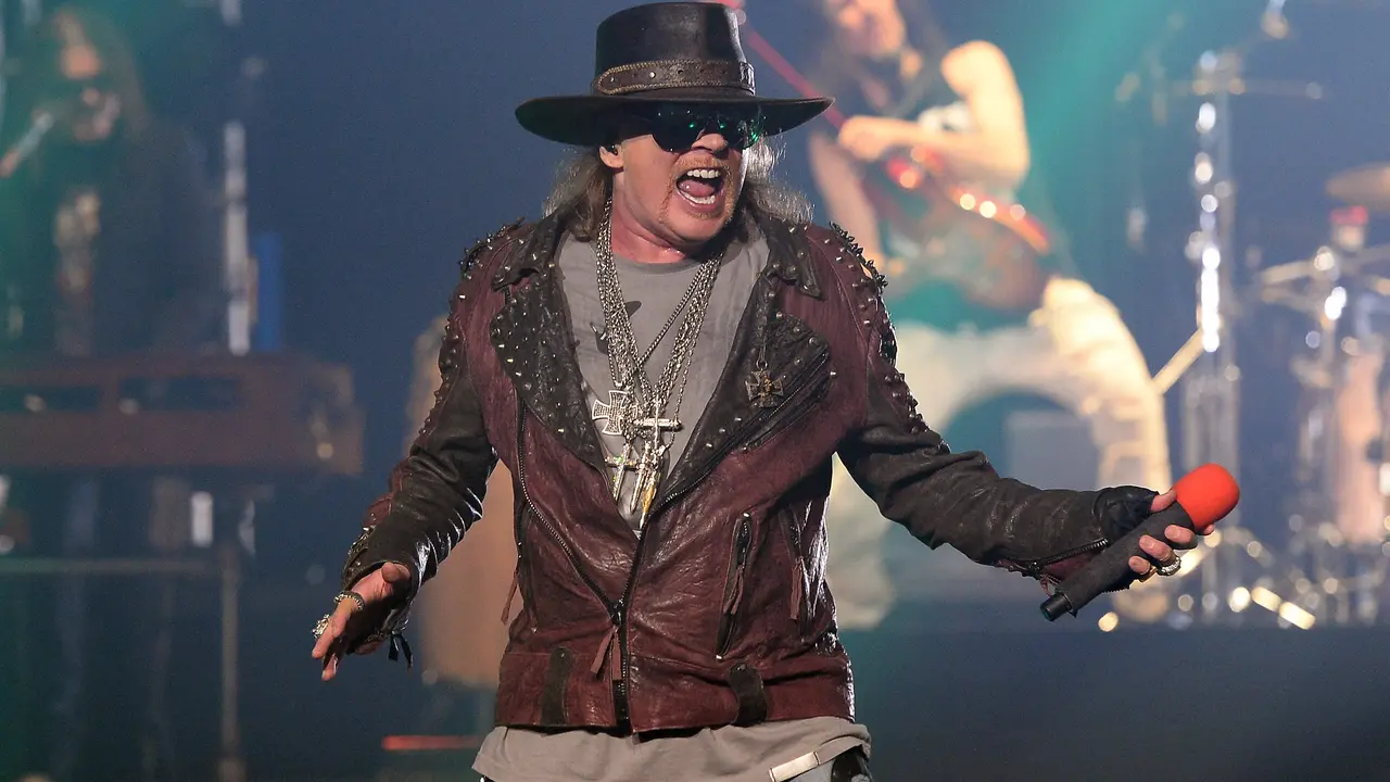 Kegiatan Menarik Vokalis Guns N' Roses, Axl Rose Ketika Santai