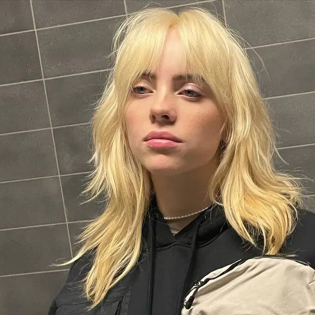 Billie Eilish Ganti Warna Rambut Blonde, Begini Cara Perawatannya
